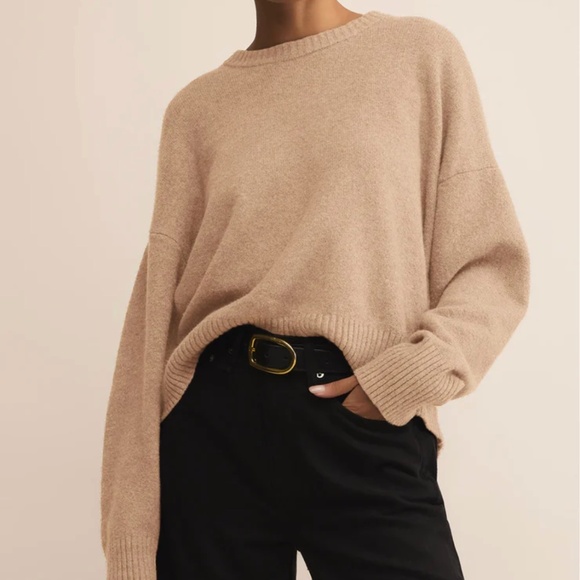Beautiful cozy beige sweater - Picture 1 of 3